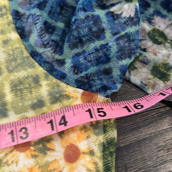 Altar’d State Mesh Patchwork Daisy print, long sleeve,fitted/bodycon,pullover - Picture 6 of 10